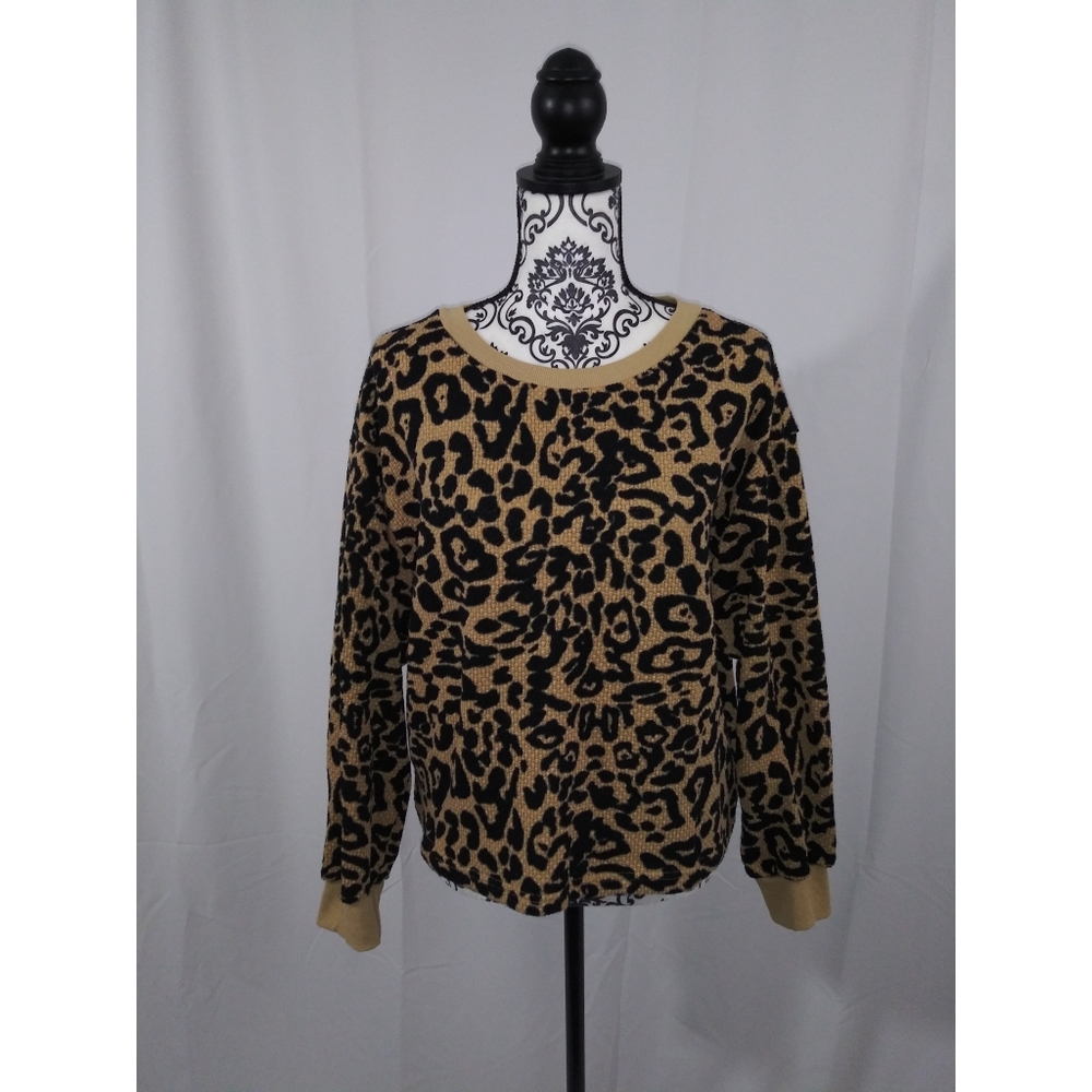 Leopard print long sleeve shirt size medium